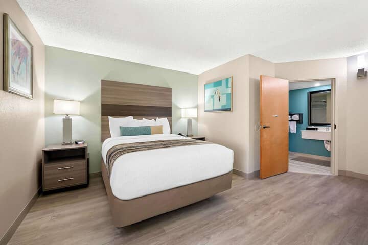 Room 9 of 29